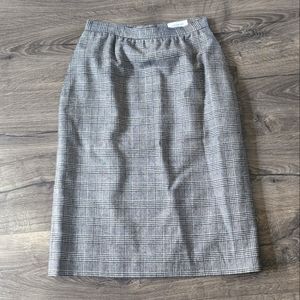 VTG Arthur Chapnik Houndstooth 100% Wool Skirt sz 6
